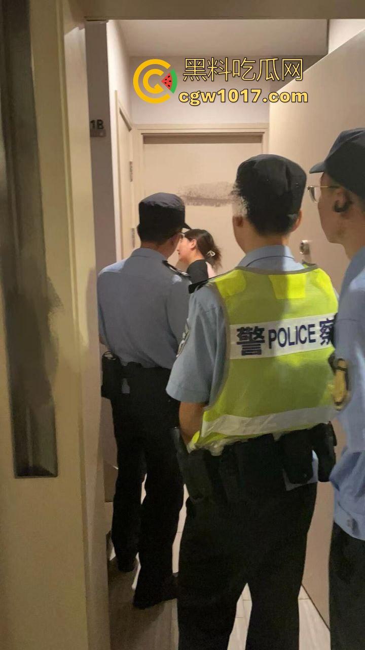 CSGO市场剧烈动荡，游戏皮肤出现急剧掉价，现在不止股市动荡，游戏饰品也搞这种，不过倒狗那怪谁呢 ？-9