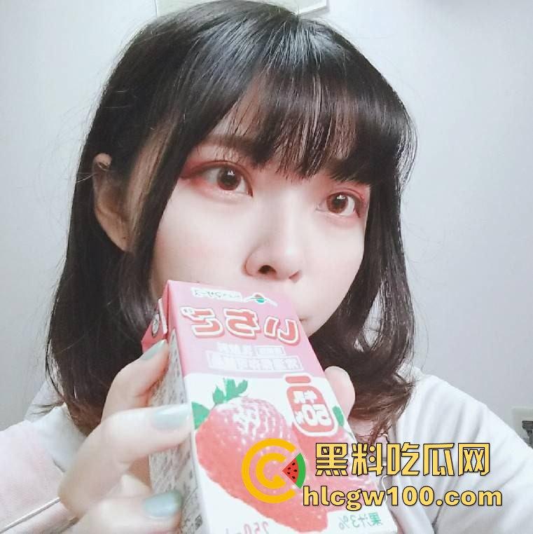 可爱COS!广东工商学院大一学妹【伊妍祺】与男友性爱记录曝光,白虎少女居然需求这么大 内容劲爆!-2