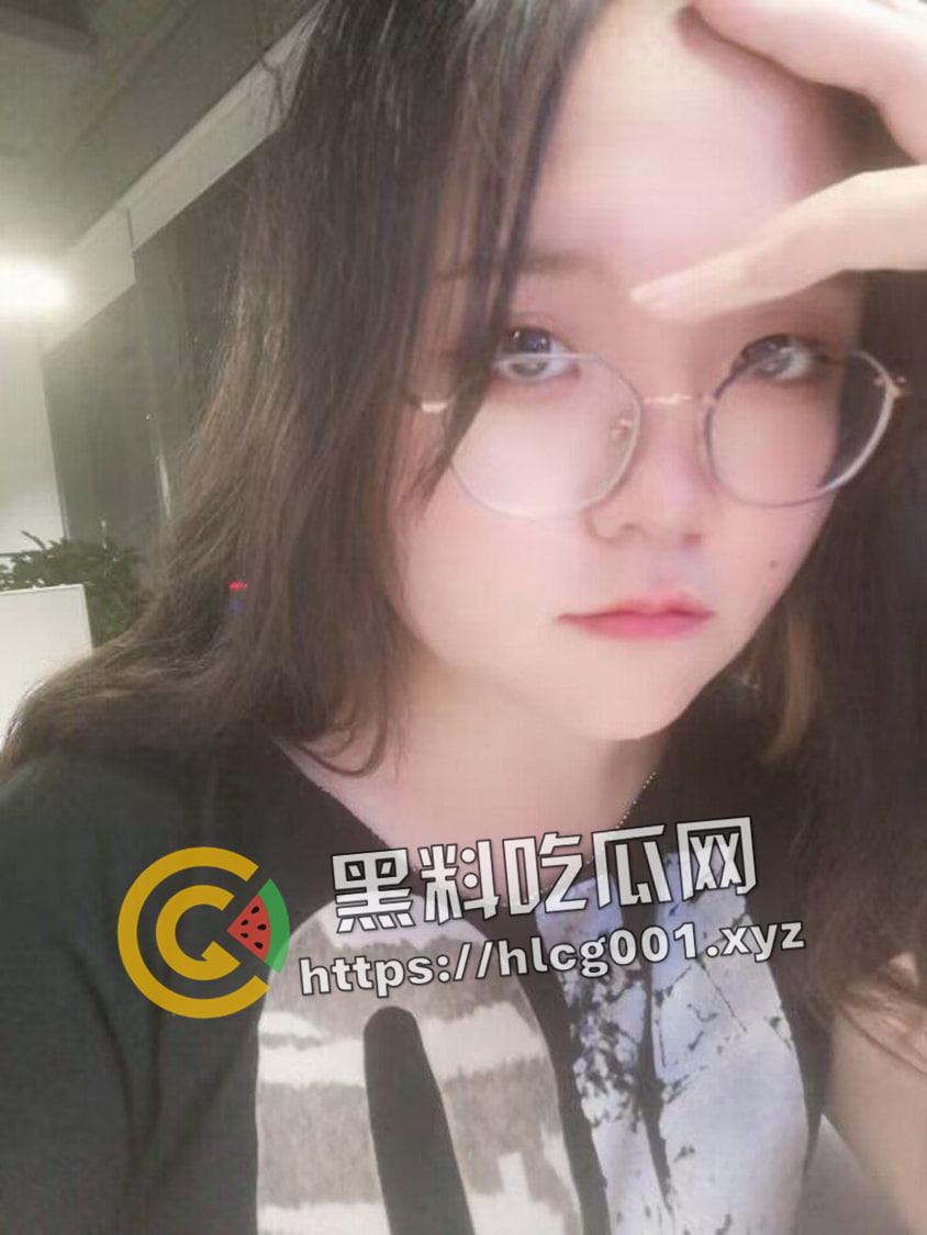 潍坊反差婊【刘怡宁】异地恋中和自己考研班上的男生偷吃 肥美身材 多汁嫩穴和大量生活照被流出-4