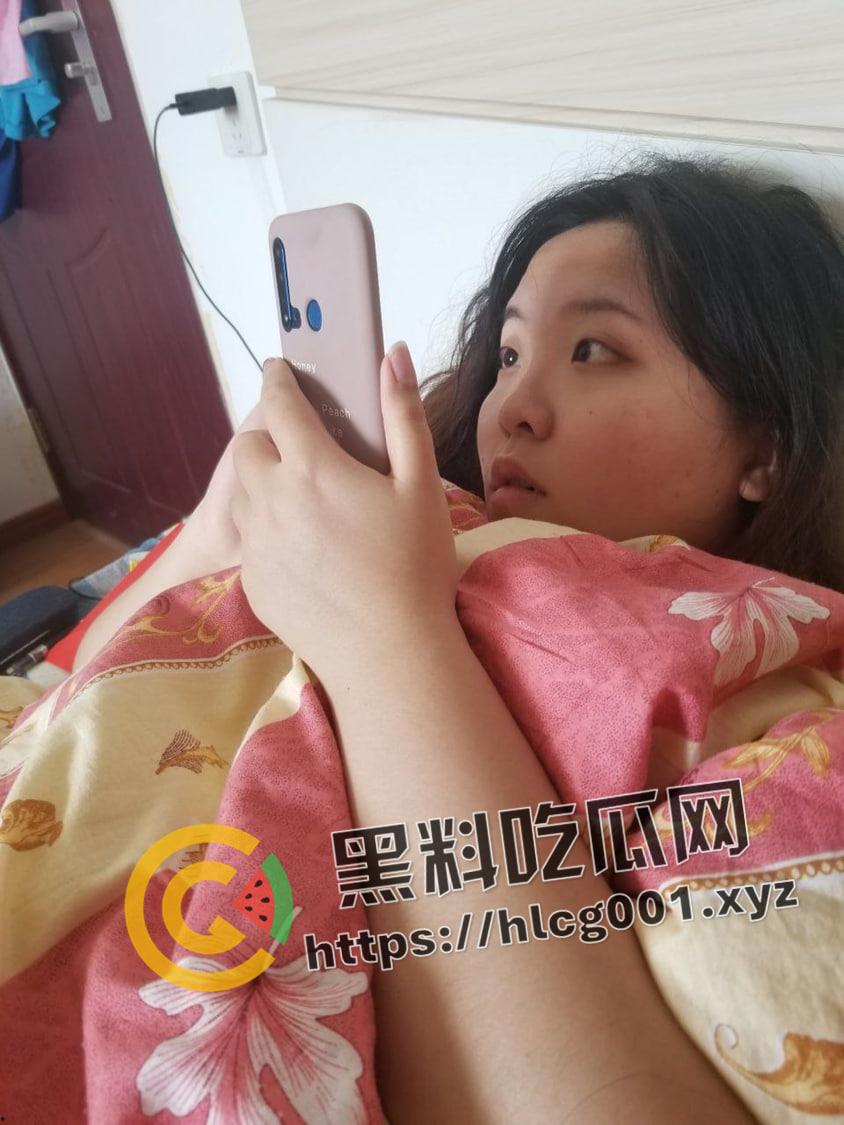 潍坊反差婊【刘怡宁】异地恋中和自己考研班上的男生偷吃 肥美身材 多汁嫩穴和大量生活照被流出-40