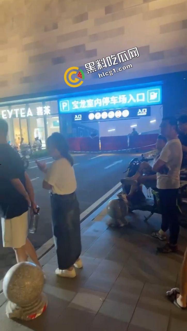 宝龙广场地下室 初中生为买九号电动车 竟对自己妈妈痛下杀手 数捅几十刀-2