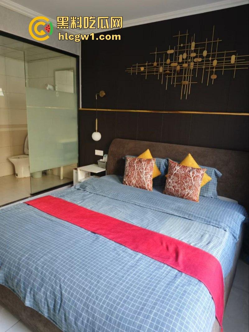 上海小伙网恋奔现翻车 软萌妹子变超雄坦克 房都开好了还是办了吧!-10