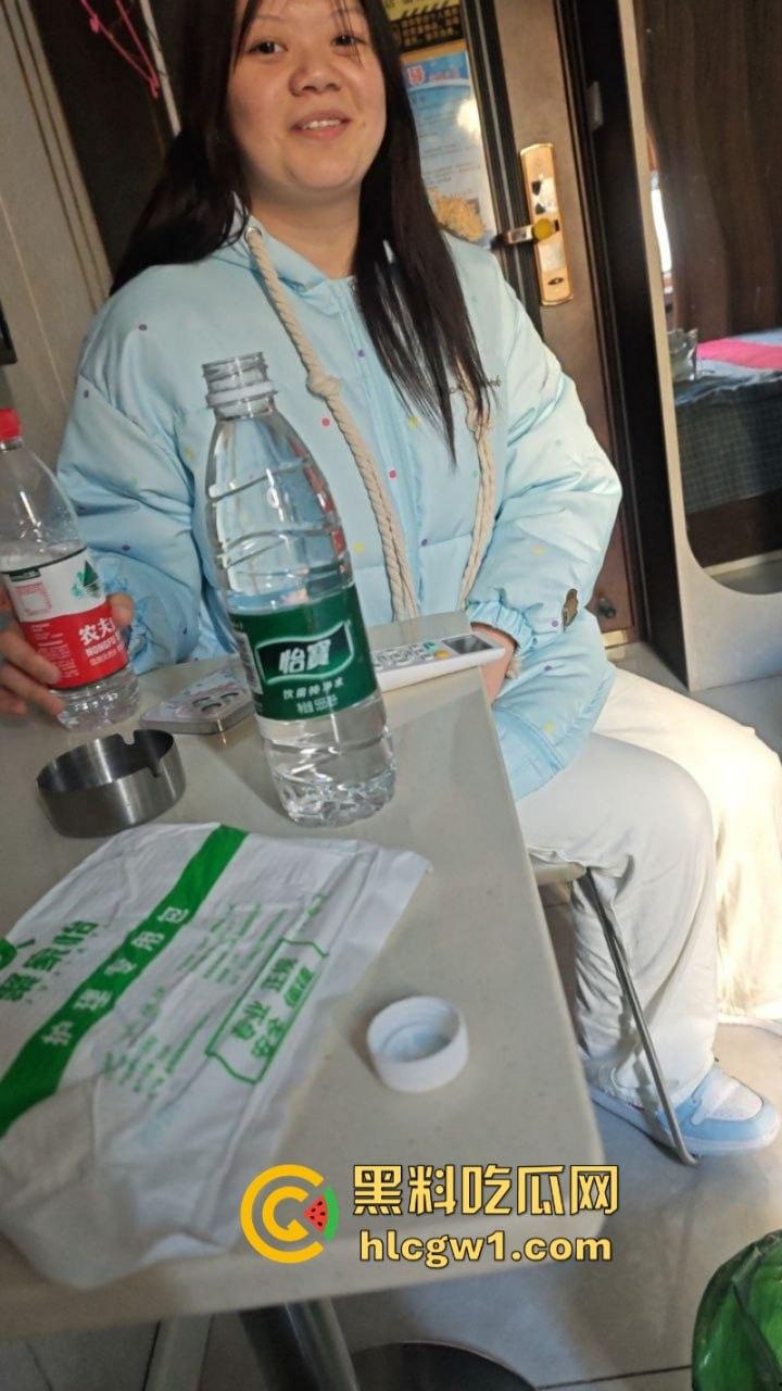 上海小伙网恋奔现翻车 软萌妹子变超雄坦克 房都开好了还是办了吧!-14