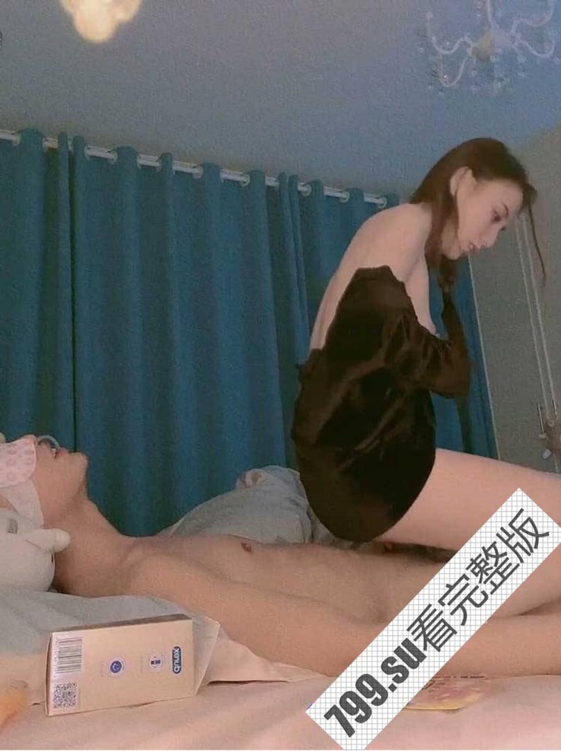 火山小视频 26W 粉丝博主 与男友做爱视频泄露 完美露脸-7