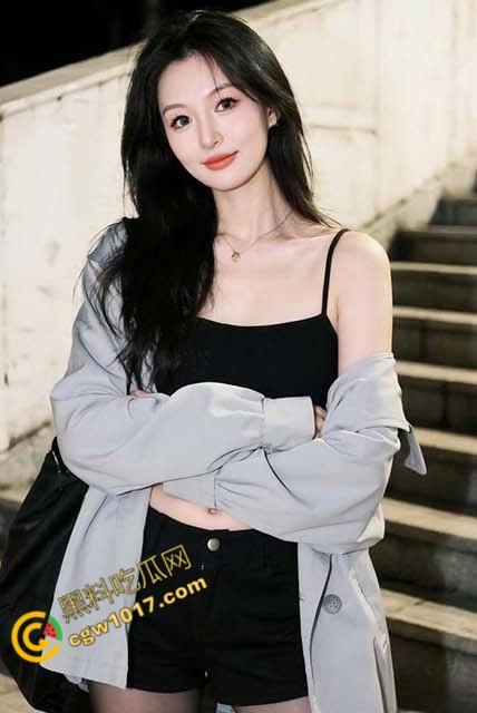 嫂子性感新衣迷人，白丝勾魂一夜癫狂，门开欲望乱飞射，极致快感让两人都难以自持-3