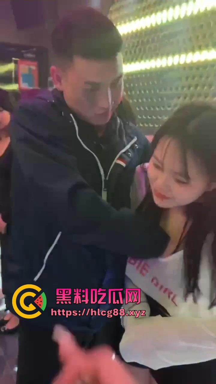 KTV操作指南，先验骚奶真伪，假货滚蛋真奶留下，玩不开快换下一浪蹄，摸得香唱得浪这才是该有的气氛！-10