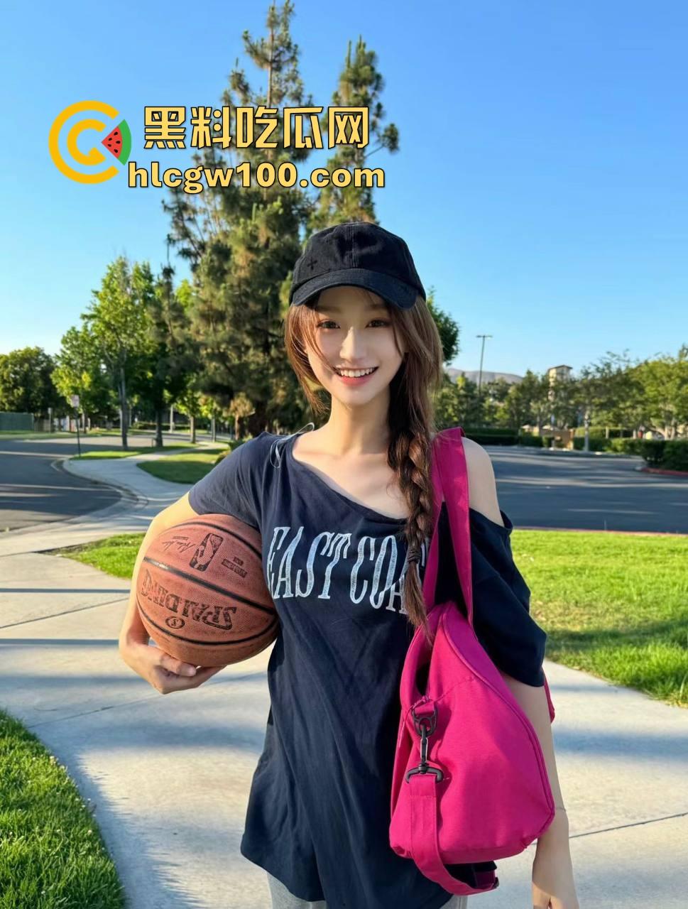 有钱人的新型乐器广州富二代脱光拜金女，屁股被敲出新节奏，这鼓质量真抗打，长得像黄渤敲得有点出戏！-5