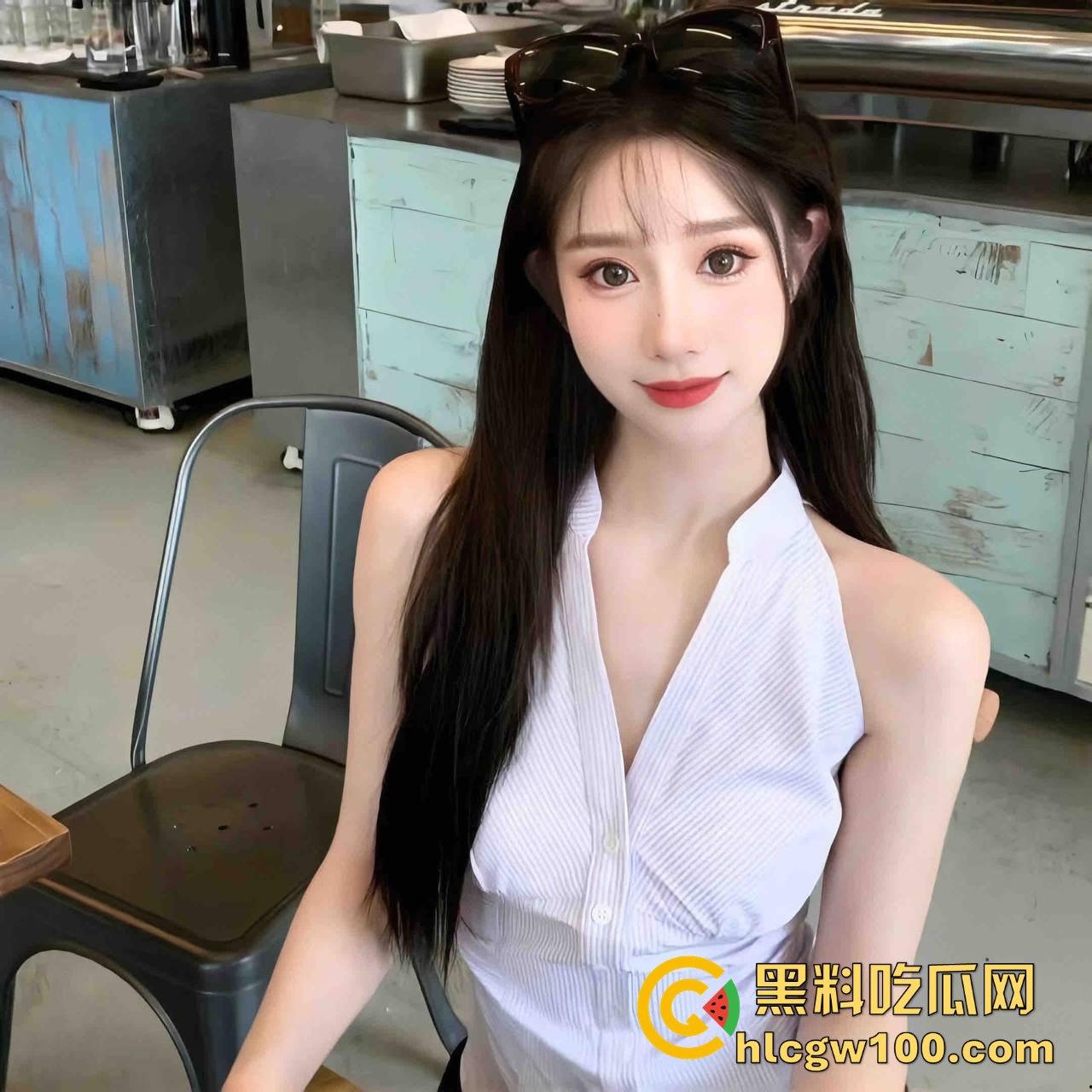 杭州骚鸡【梁婉清】团建骚操作曝光!厕所里给同事老哥舔得嗷嗷叫,口活好到差点直接喷出来,这货简直母狗级别!-3