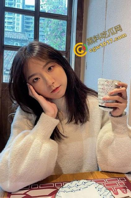 19岁清纯学生妹的疯狂派对:被被兽性三人轮奸,喝尿淫骚,变态4P,酒精与欲望交织,淫荡剧情直击内心-3