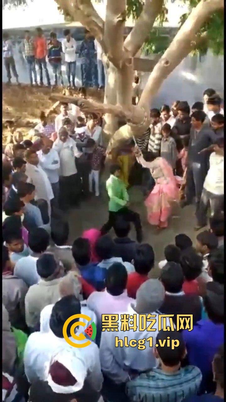 印度女性的惨痛命运！麻木不仁的社会中，阿三每天都有残忍女性事件在发生！-6