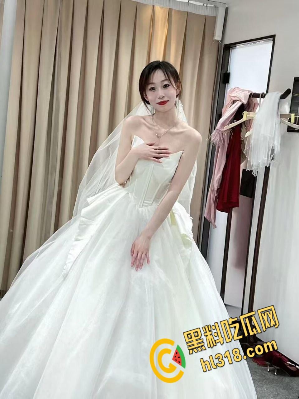 河南省极品骚母狗【涵涵】,与哥哥乱伦不过瘾,闺蜜男友轮番上阵,三洞齐开爽翻天,私生活糜烂到令人咋舌 !-3