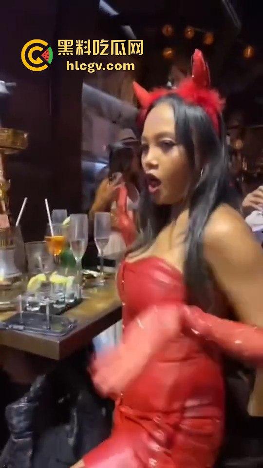 香港兰桂坊万圣节骚翻全场!骚逼骚鸡骚男齐聚,堪称老外的炮窝!-6