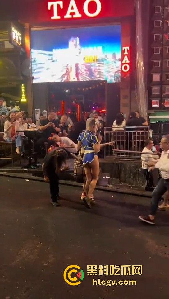 香港兰桂坊万圣节骚翻全场!骚逼骚鸡骚男齐聚,堪称老外的炮窝!-8