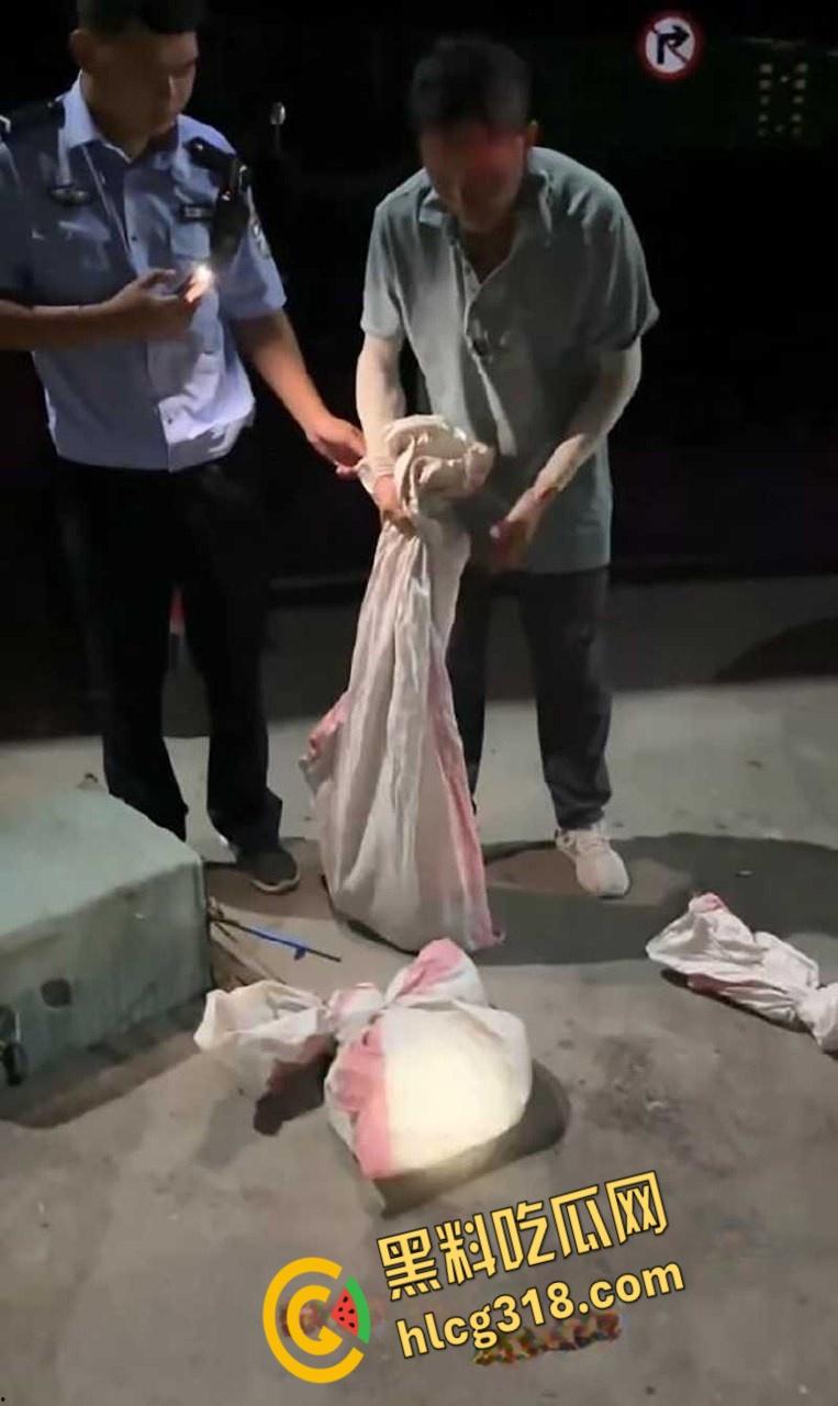 偷狗贼改偷猫了,一晚上偷窃十几只猫, 被路人几兄弟抓获, 报警后偷猫者声称第一次 !-3