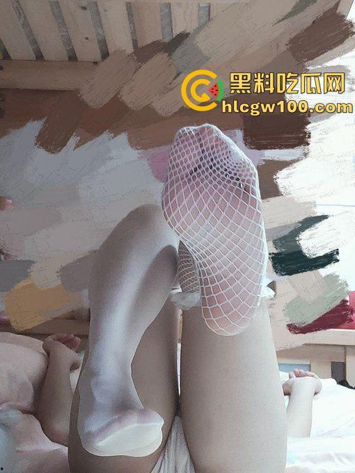 早年网黄高中生【艺芋圆】,高颜值极品身材二次元萝莉少女,公共场合玩刺激露出,退圈被扒-21