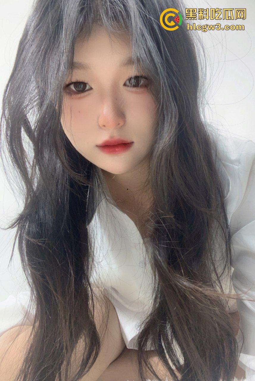 推特高颜福利姬【桃谷若姬子】露脸资源流出!付费门槛直接崩了,白嫖这么香还真有人冤大头花钱?-26