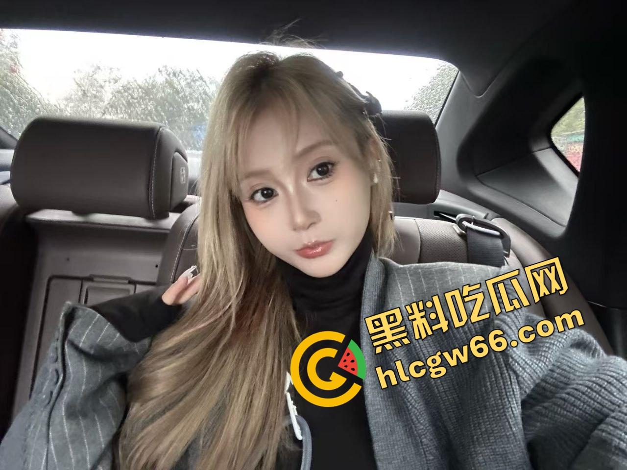 瓜友分享周六黑丝骚母狗副驾上车就让摸逼,黑丝真空淫叫连连,还没开到酒店鸡儿就硬得不行!-7