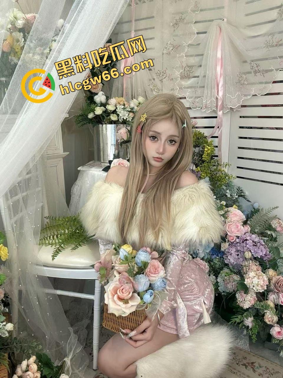 瓜友分享周六黑丝骚母狗副驾上车就让摸逼,黑丝真空淫叫连连,还没开到酒店鸡儿就硬得不行!-9