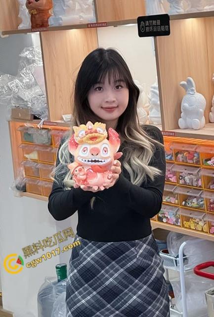 湖南长沙【黄梦瑶】酒店激战视频全网疯传，粉嫩鲍鱼爆裂求操，黑丝美腿缠腰疯狂交欢，刺激血脉偾张-2