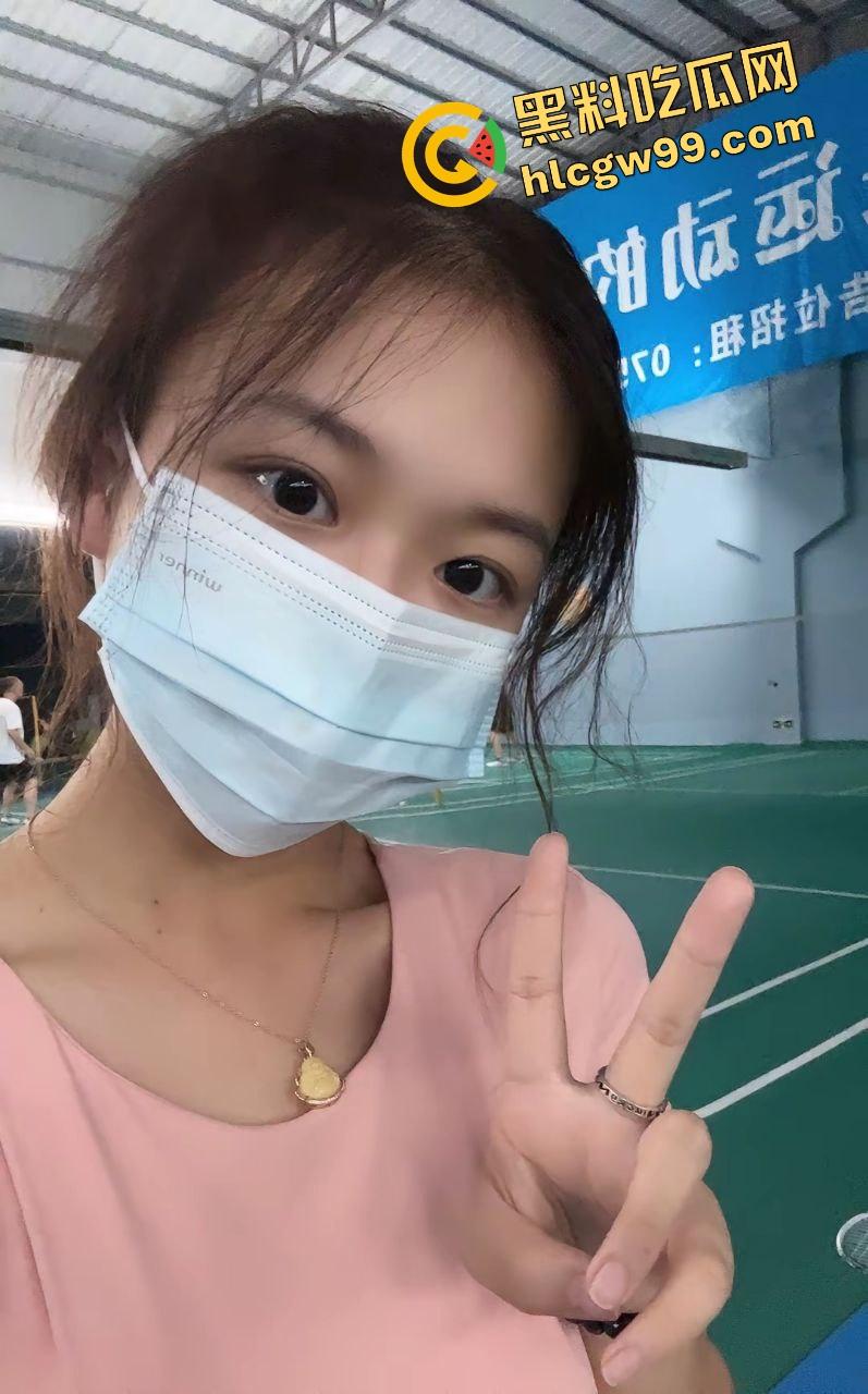 抖音清纯嫩妹反差学生妹『Jessic』私底下酒店约炮会员大哥,粉色上衣塞满后怼嫩逼!独家曝光流出!-3