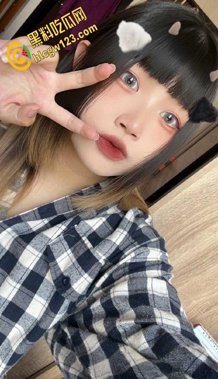 福建厦门少妇被炮友调教视频曝光,舔屌深喉功夫深厚,看人妻如何一步步的沦为性奴 !-1