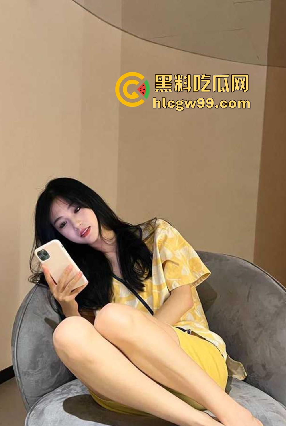 公司高冷御姐勾引同事酒店大战,情趣套装跪舔鸡吧骚到炸裂,反差成精,可惜碰上个软屌男同事玩不明白!-2