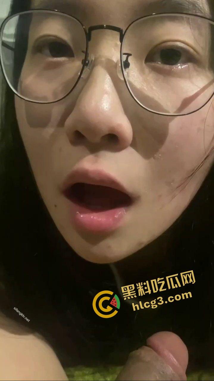 艺校毕业顶级眼镜反差婊『陈思琪』喝尿SM调教 射完拔套吞精 3P淫荡性爱 极致撸点!-10