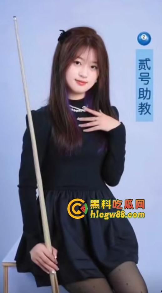 有钱人的快乐我们想象不到,陪玩8连发包厢猫抓人,1W充卡一杆球没打,全程不打球只玩女的!-9