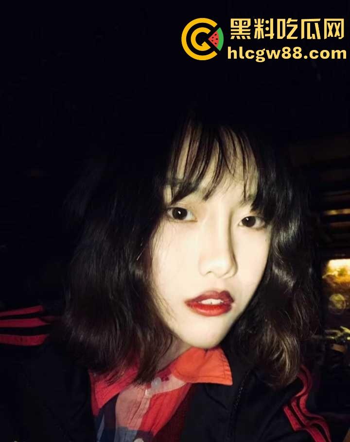 合肥十七中高二嫩妹【鲁艺凡】校外偷腥，穿制服调教跪舔鸡巴，骚洞被无套灌精，黑乳晕还怕怀崽？-3