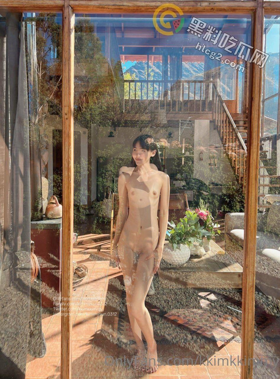 户外露出颜射,黑丝高跟巨乳白虎肥鲍引爆草原,画面刺激超乎想象!-5