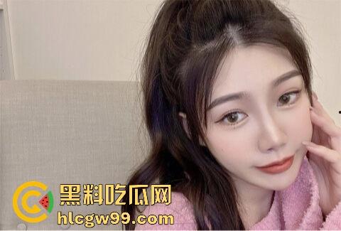 台湾高颜值台妹【夏天禧】Ins旅游博主勾搭三个月终被富哥拿下，开房视频流出，主动脱衣骑上去磨得贼骚！-3