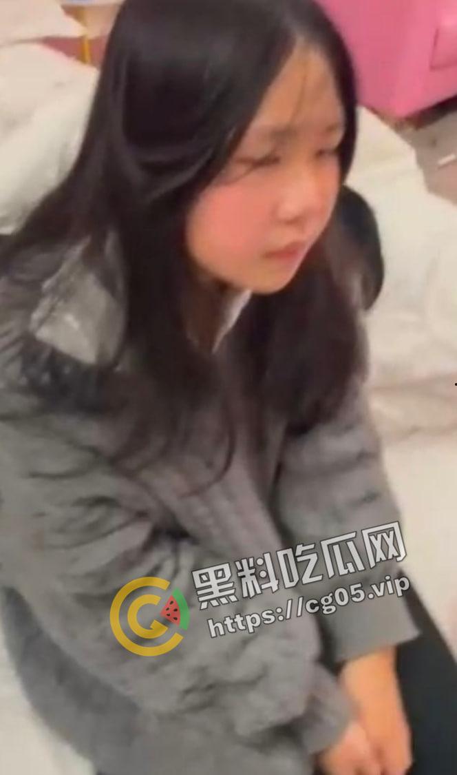 江苏无锡霸凌事件!让女孩脱光衣服检查 还强迫去和自己的叔叔做爱 一群小畜生 现场画面流出-1