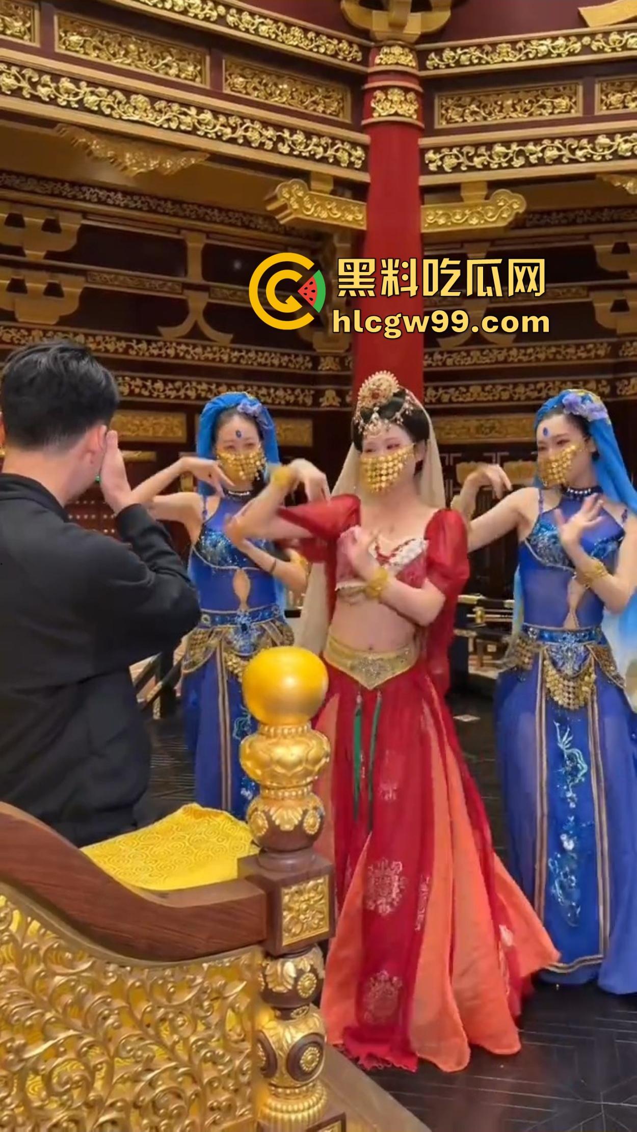 398帝王卡是皇帝梦还是智商税？坐龙椅看妹子跳舞，不如直接大保健，毕竟看得再爽也摸不到！-5