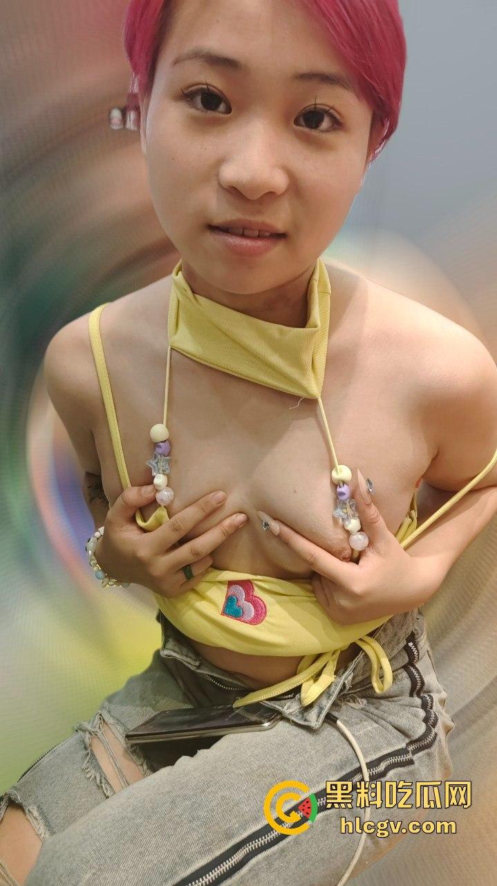 瓜友爆料河北石家庄07年出生的【王玉媌】,疑似群P上瘾却不嫌丢人,身上衣服全是炮友赠送!-2