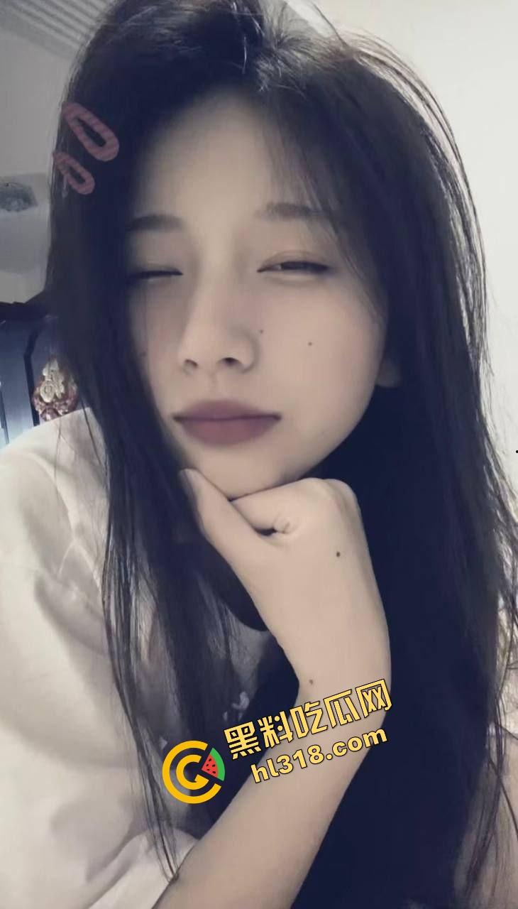 河南永和高中政教处主任『张振』一手学生档案一手学生内裤，威胁女学生脱裤认错，不给操就叫家长！-6