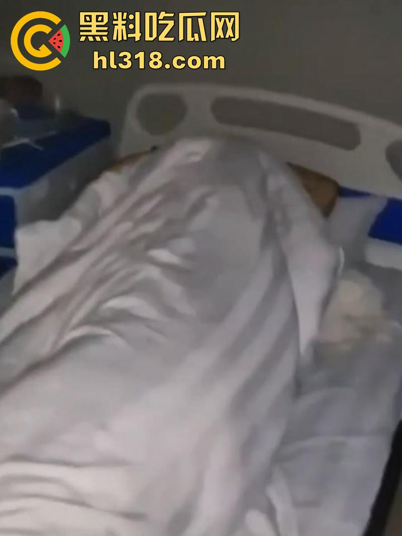 山东济宁泗水县书记儿子【周恒勾】，勾搭撩骚有夫之妇【程妍妍】，被夫家暴打缝21针，竟再次医院偷情 ！-3