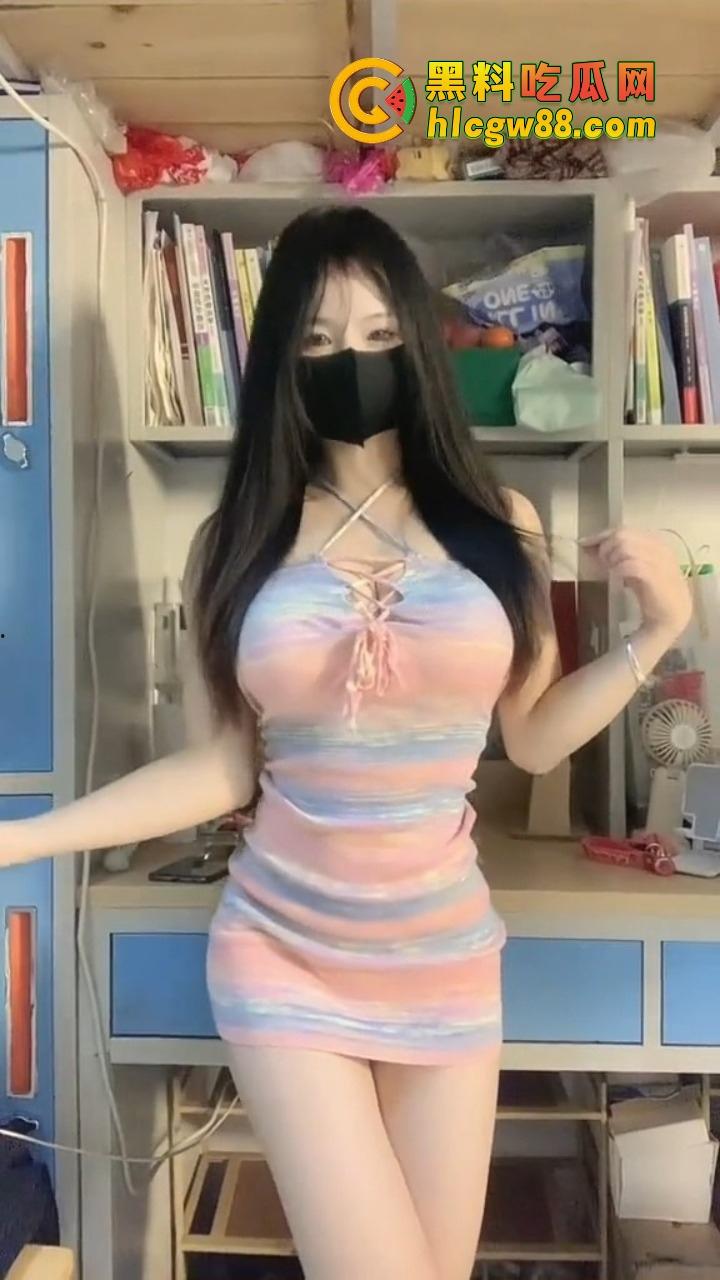 南开大学大二【师悦妮】恋爱期间手机设防满世界撩骚，日逼口嫌体正直，分手后接盘侠请三思！-2