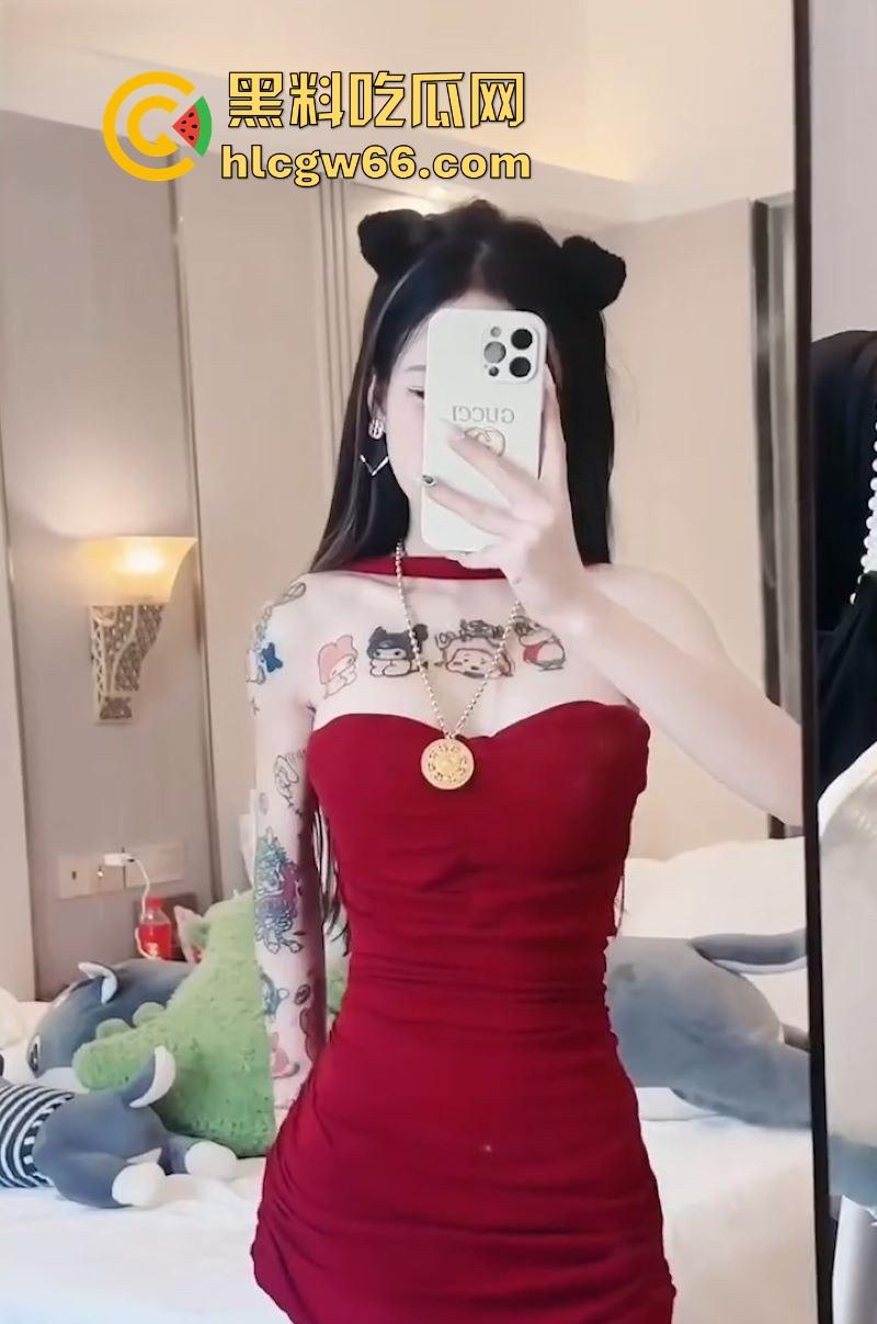 海口VG酒吧营销【曼头】竟然为了上头电子烟 不惜出卖身体和小伙玩3P淫乱派对 场面极其淫靡!-2