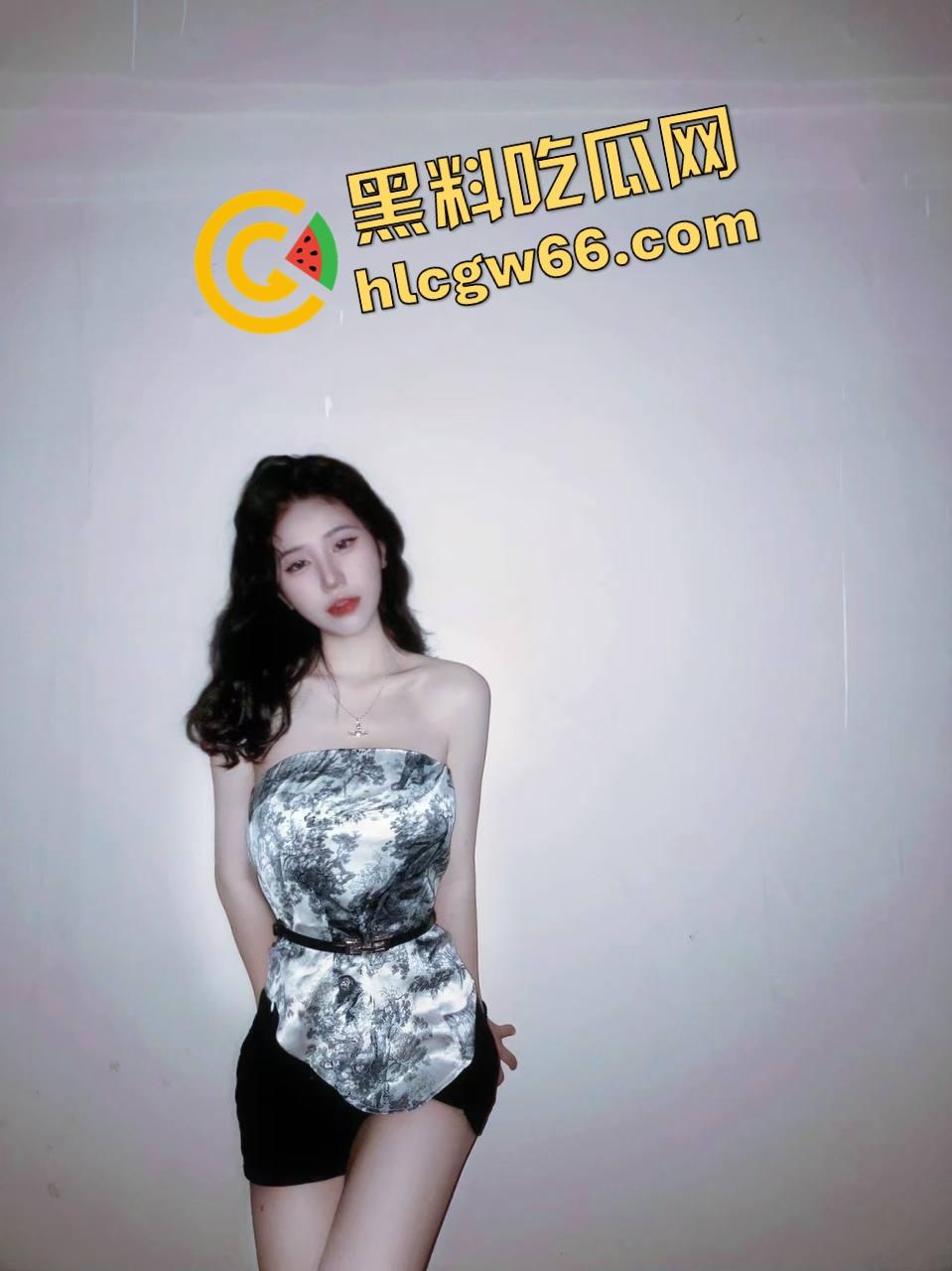 00后女大学生真就不想上班了，集体冲进抖音求包养，每日更新身高体重照片，不投简历只投金主！-6