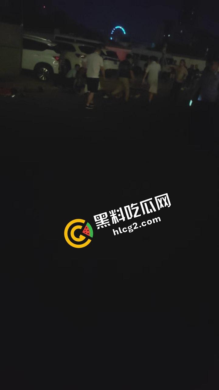 逆天事件！长沙月湖大市场一中年男子 因拆迁纠纷报复社会大街冲撞行人 致8人死亡5人受伤！-10