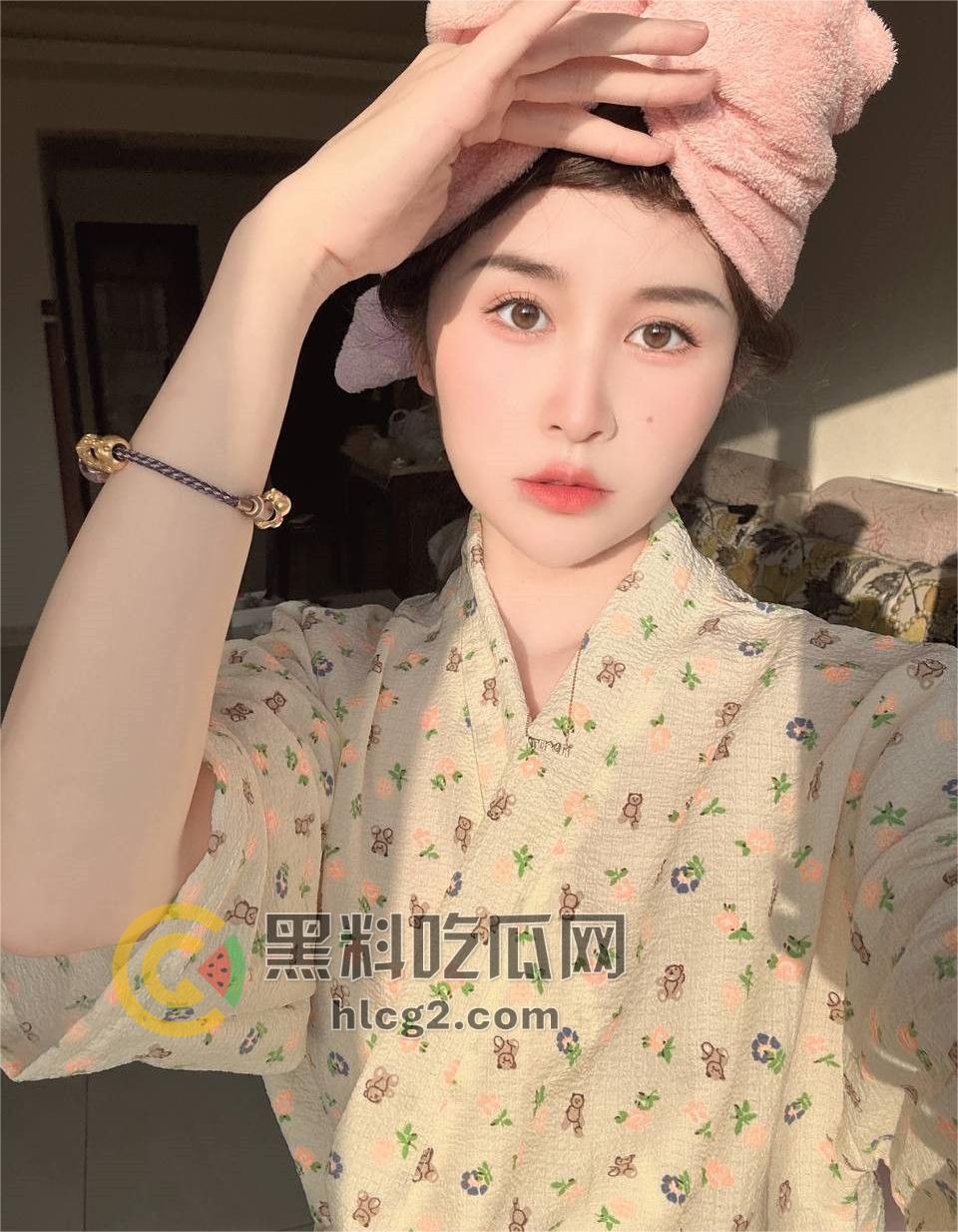 瓜友投稿：极品人妻「李晓玲」长年出差丈夫不在家，淫荡炮友分享让人咋舌-16