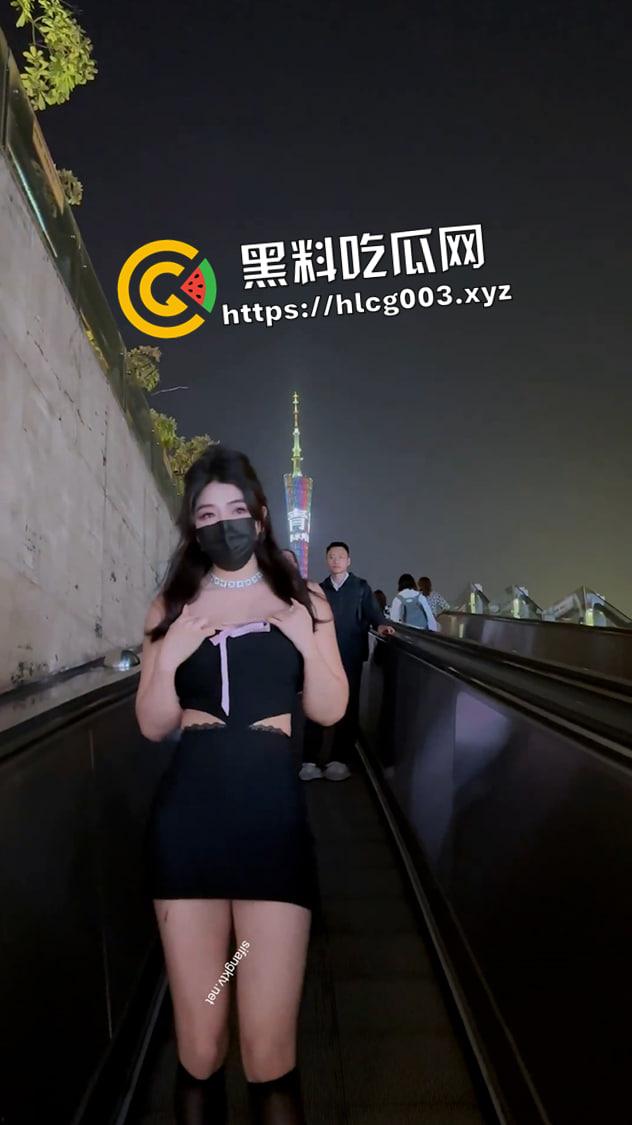 极品露出调教鼓励姬【反骨pickkkku】飞机乳夹露出 博物馆露逼 调教喷水强制高潮 付费流出大合集-10