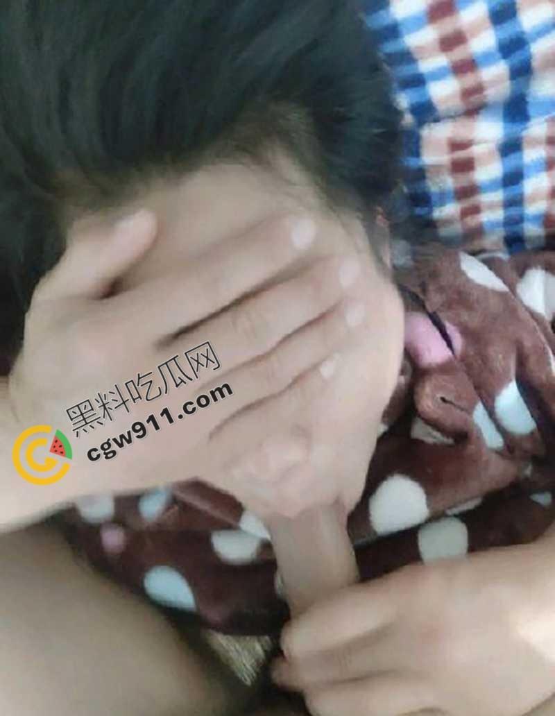 海角大神母子乱伦!出租房爆操美艳干妈的肥屁股,风韵犹存的熟女被干得高潮连连,疯狂夜晚壮烈爆发!-8