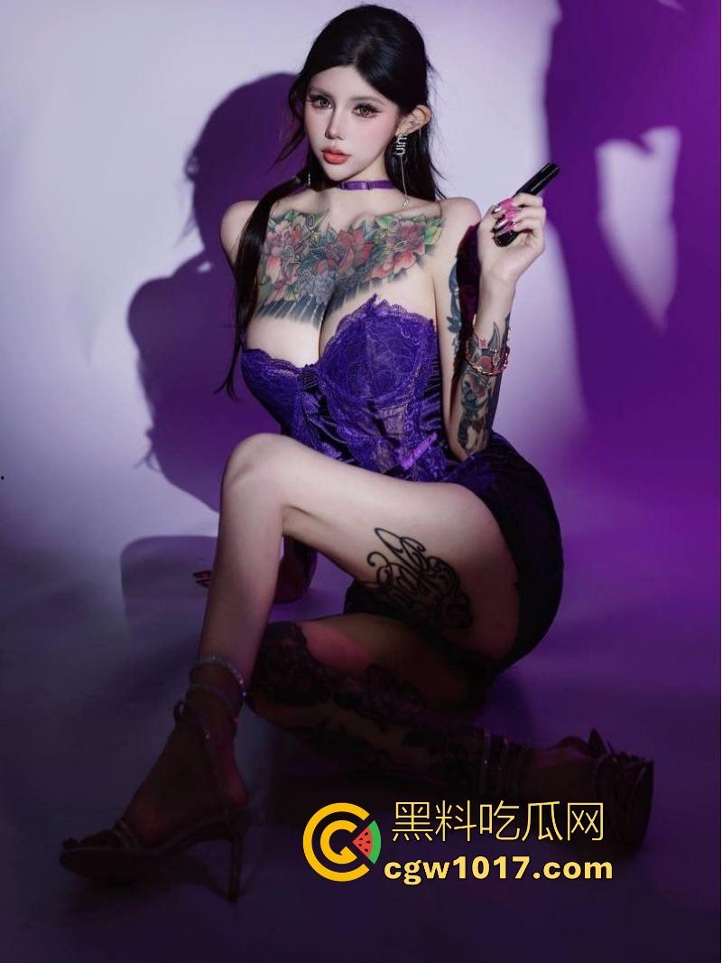 外网高颜值巨乳符文战士【蜜豆】最新作品流出,极品高颜值巨乳名媛婊,跪地给金主爸爸舔屌,性癖大开滴蜡爆操!-1