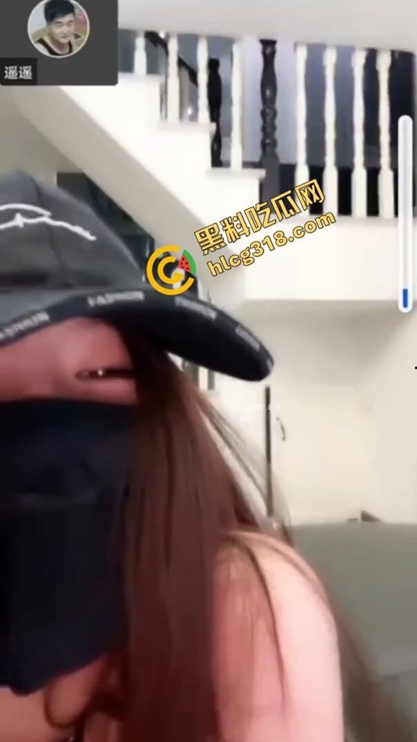 直播不是卖艺是卖逼『赵子易』直播肥嫩鲍鱼一对一给大哥看鲍成品检流程？大哥验货过了就冲！-11