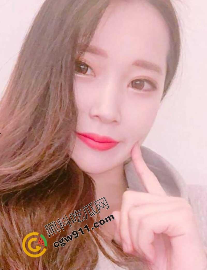 杭州校花【张雅】被金主包养视频流出！口爆吞精，惨遭鞭打带狗链，丰乳美臀天生榨精神器-1