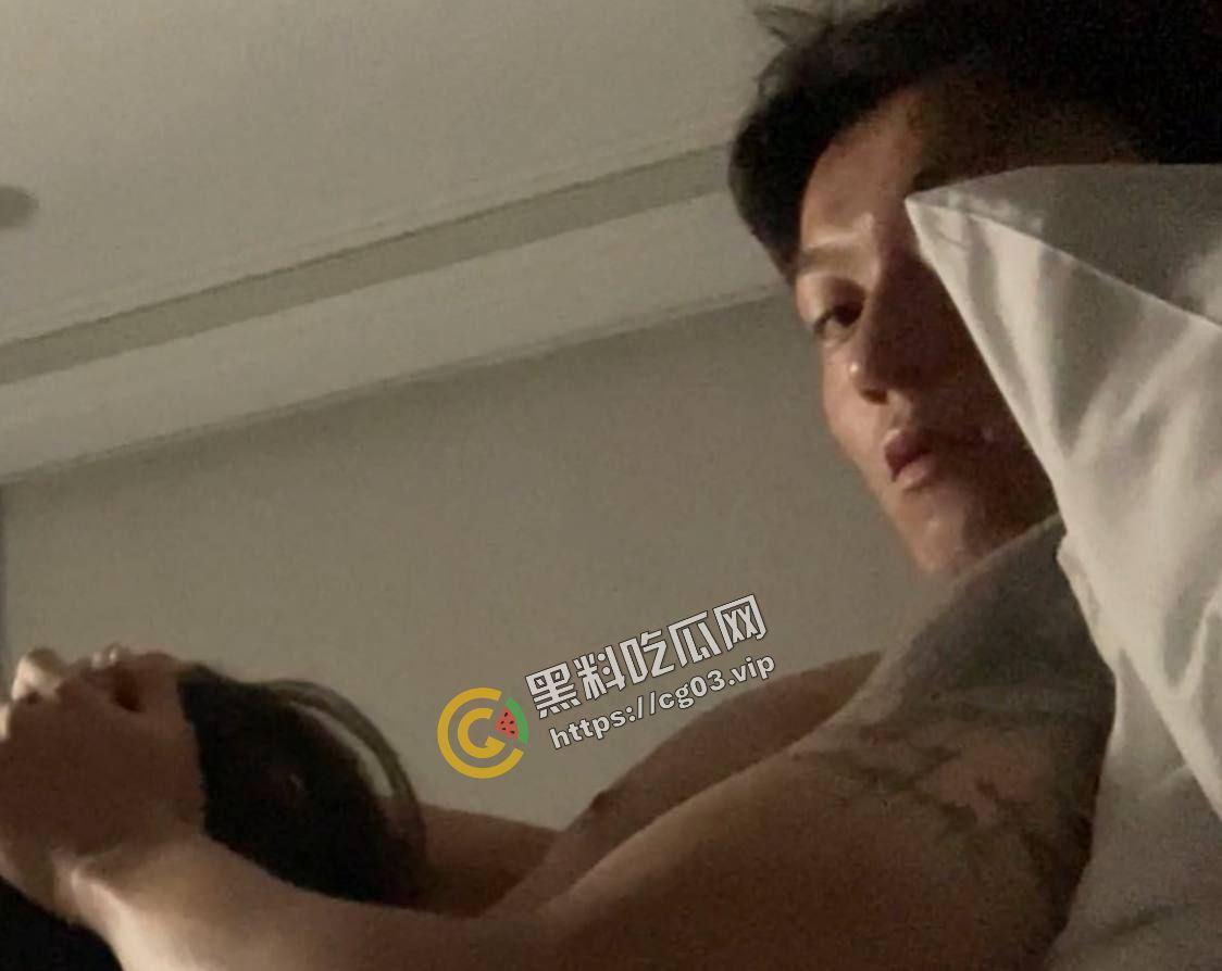 韩国国脚【黄义助】非法拍摄视频泄露  视频为其大嫂流出 片中女主也是已婚的广播大咖-4