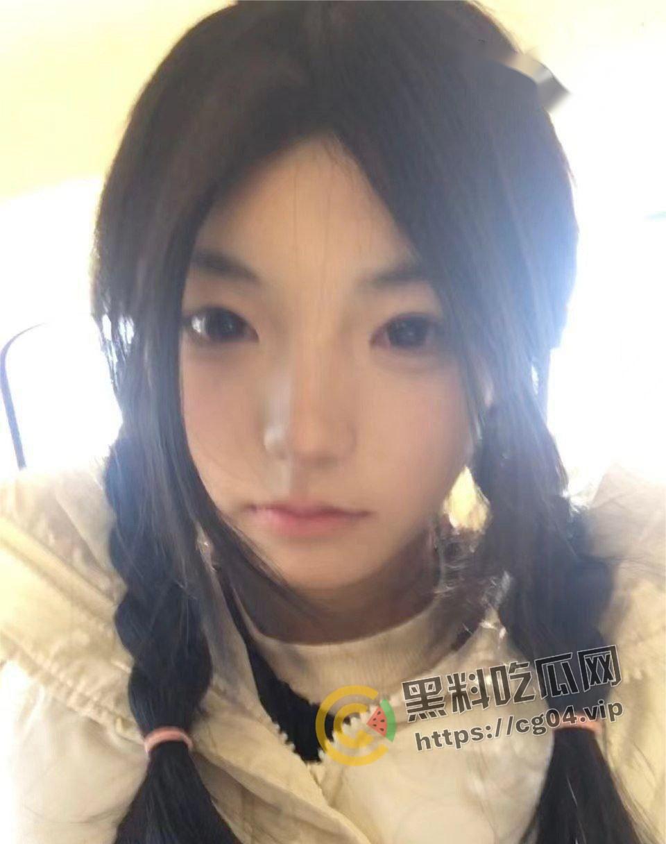 癞蛤蟆终于吃到了天鹅肉！蛰伏多年的猥琐男终于追到了女神 直接给干哭 还把女神给曝光了出来炫耀 多图警告-3