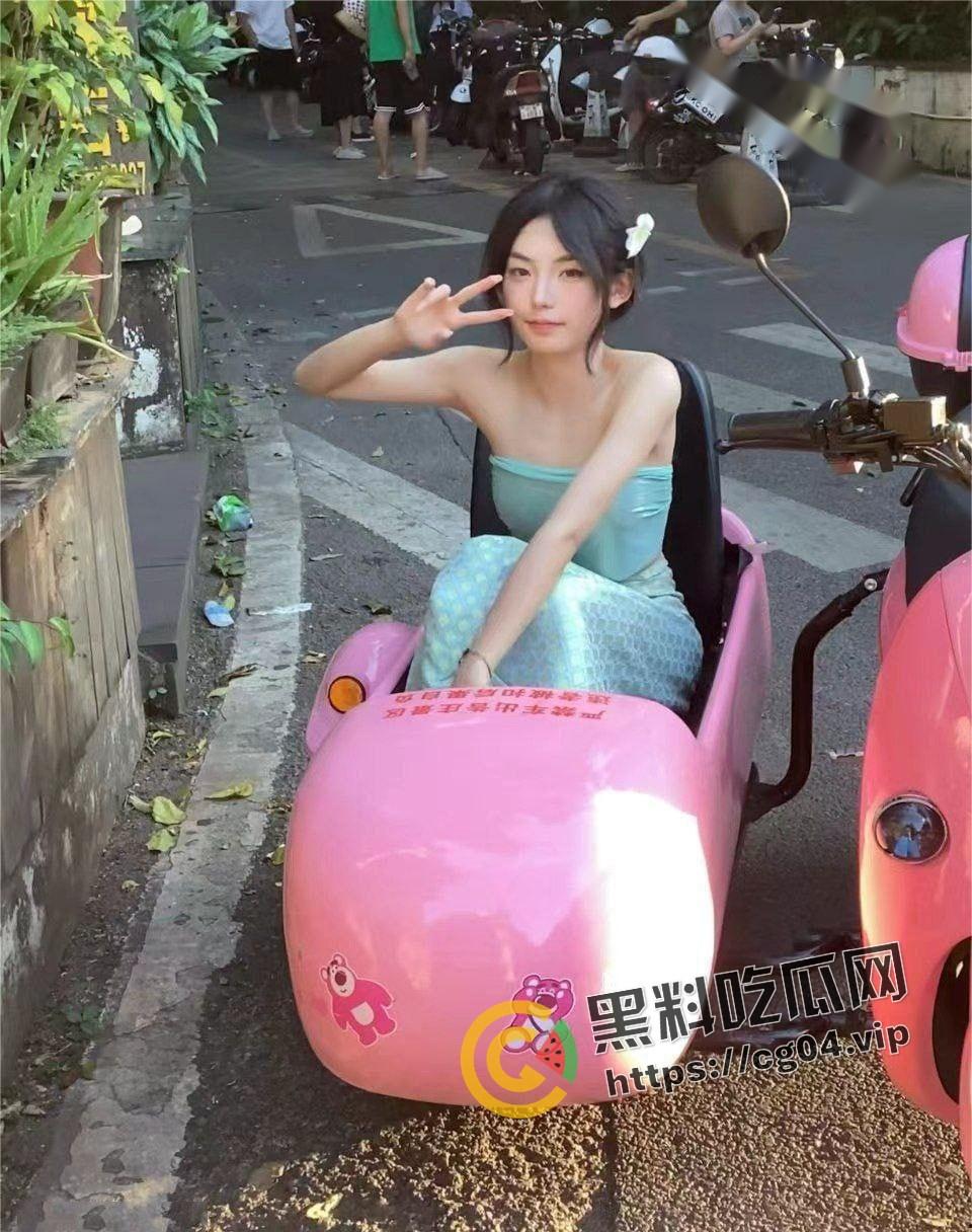 癞蛤蟆终于吃到了天鹅肉！蛰伏多年的猥琐男终于追到了女神 直接给干哭 还把女神给曝光了出来炫耀 多图警告-11