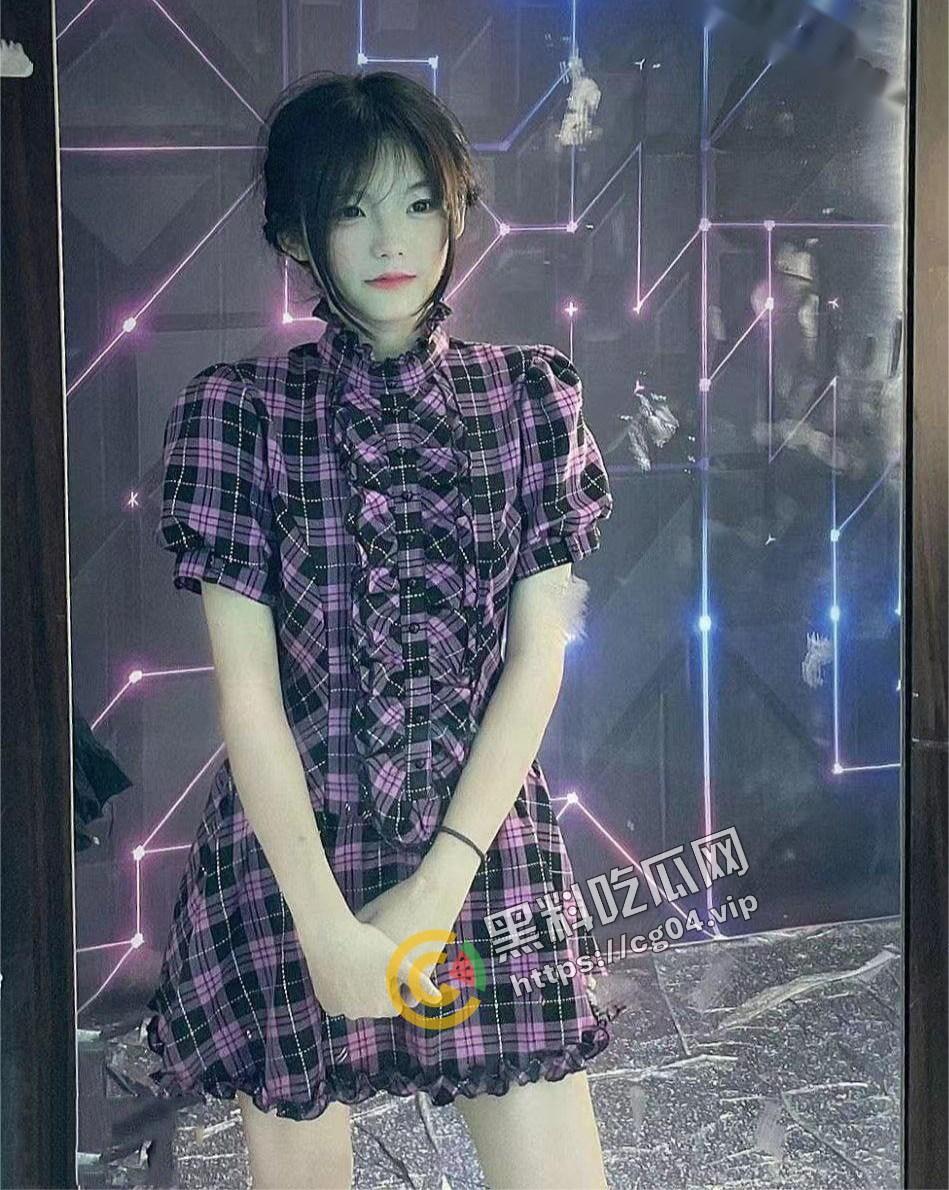 癞蛤蟆终于吃到了天鹅肉！蛰伏多年的猥琐男终于追到了女神 直接给干哭 还把女神给曝光了出来炫耀 多图警告-18